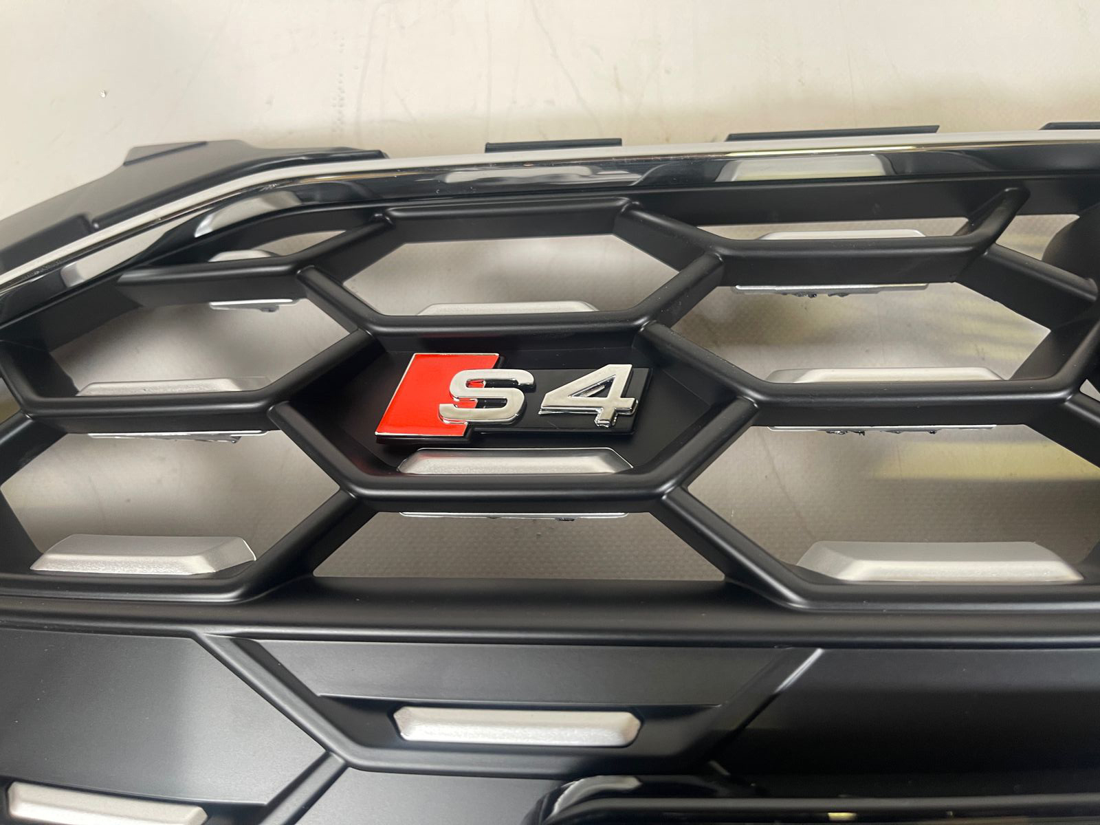 Audi A4 B9 2020+ Front Honeycomb Grille in S4 Chrome Style